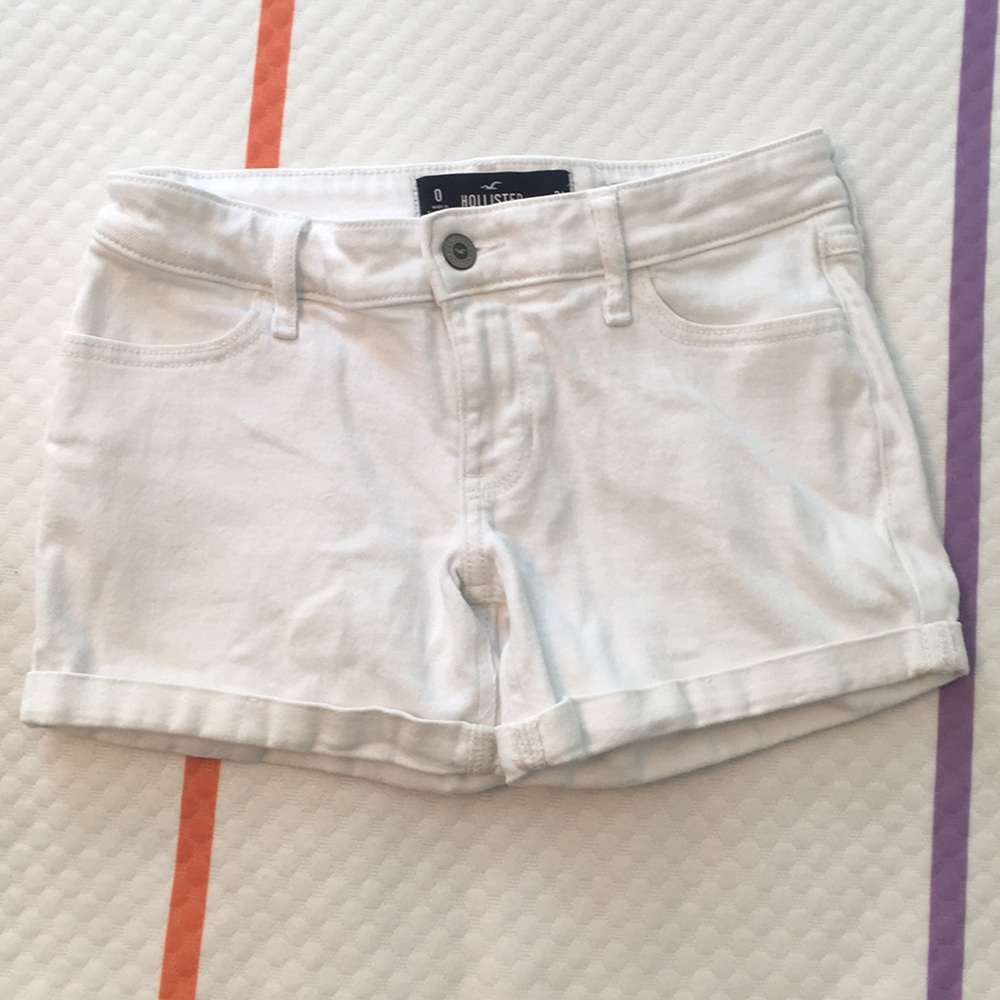 white hollister shorts